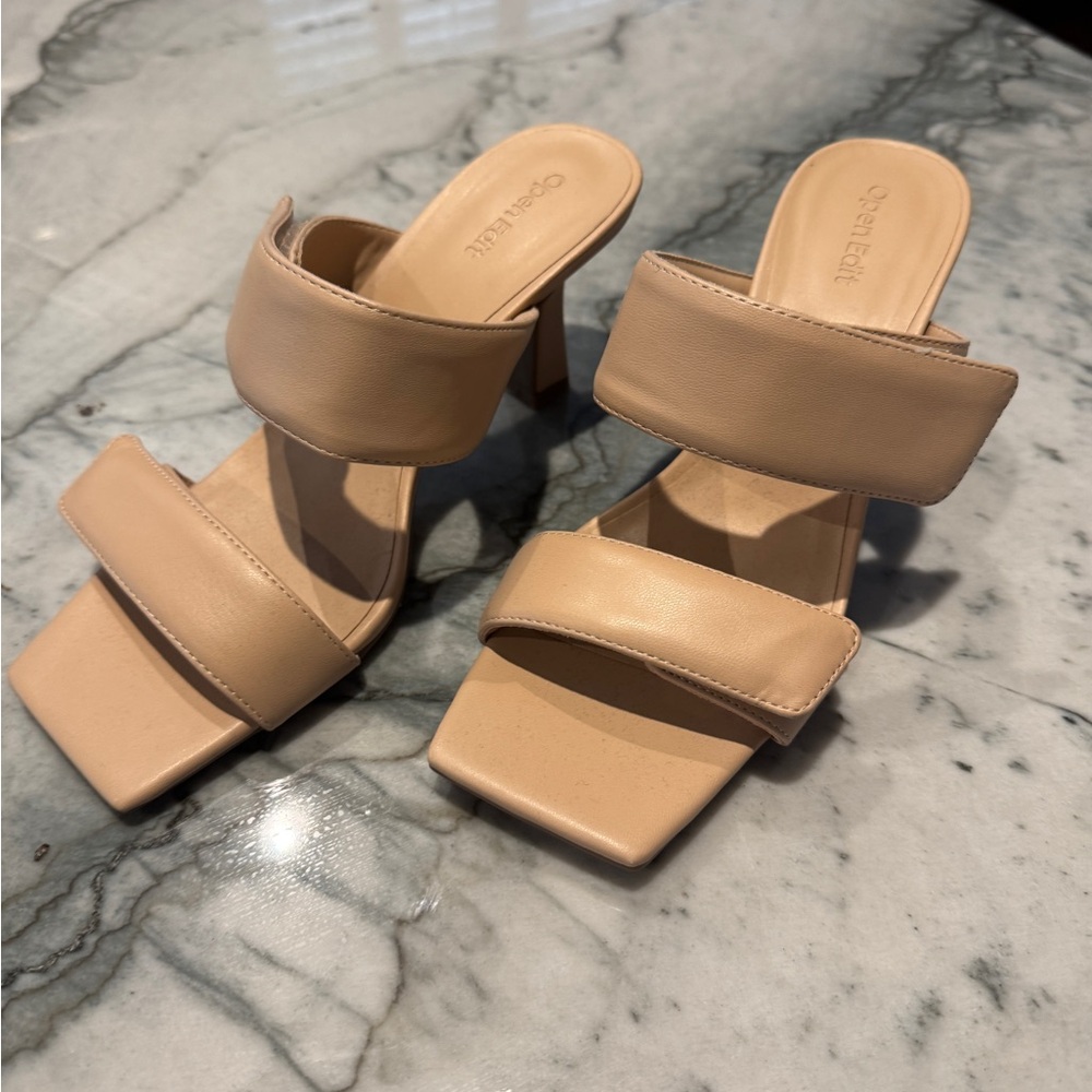 NWOT! Women's Tan Heeled Sandals